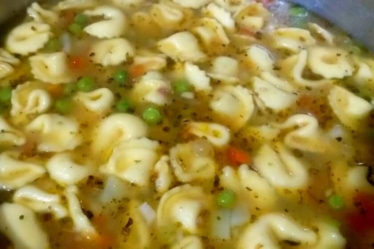receita de sopa de capaletti para o inverno deliciosa rápida e barata