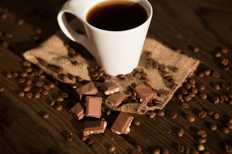 Porque café e chocolate deixam as pessoas mais felizes?