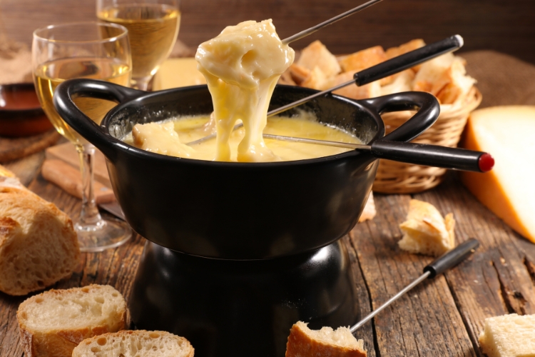 receita caseira de fondue de queijo